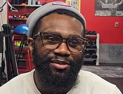 фото - Мейвезер может нокаутировать Пакьяо в реванше — объясняет Эннис