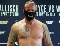 фото - За минуты до боя. Валлиш говорит, что Джойс не продержится с ним все раунды 