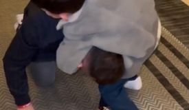 Сын Топурии едва не засабмитил Двалишвили, а сын Перейры впечатлил в спарринге с Тейшейрой: видео