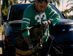 фото - Тренер Дэвиса рассказал, откуда у него «инсайд» о намерениях Ломаченко отказаться от боя с «Танком»