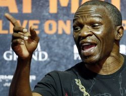 фото - Мнение специалиста: Уорд даже с простоем в карьере изобьёт Ковалёва