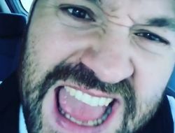 фото - Фьюри спешит на помощь: Тайсон вызвался заменить Хэя в бою против Беллью