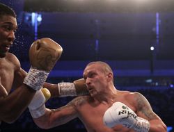 фото - Карьера Джошуа на кону реванша с Усиком? Рассуждают эксперты