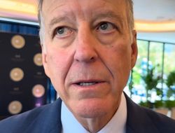 фото - Легендарного комментатора попросили назвать победителя боя Канело – Кроуфорд