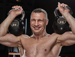 фото - Виталию Кличко — 50! Юбиляр показал нынешнюю форму — она впечатляет: фото, видео