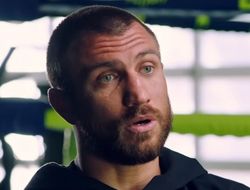 фото - Ломаченко приехал на бой Усик – Дюбуа: его окружили фанаты — видео