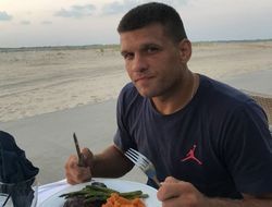 фото - Вести из соцсетей: Джек на обложке, Емельяненко на лапах, Ти-Джей и Жервонта на ножах