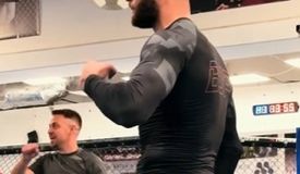 Назван боец, который заменит Анкалаева или Перейру на UFC 320 в случае форс-мажора