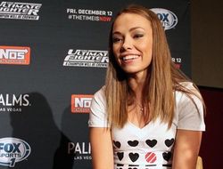 фото - Титульный бой Вэйли Чжан и Роуз Намаюнас в разработке — UFC