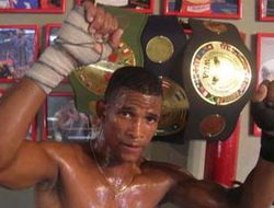 фото - (Превью) Представление поединка Мигеля Акосты и Брэндона Риоса