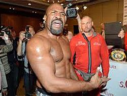 фото - Видео: Бриггс и Уайлдер сцепились на взвешивании Кличко и Дженнингса