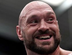 фото - Экс-соперник Майка Тайсона вырубает хулигана: реакция Фьюри