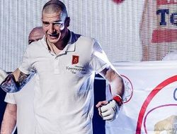 фото - Украинец Амосов сразится с ветераном UFC Силвой на Bellator 216