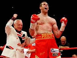 фото - Промоутер Дэвида Прайса попал в больницу с сердечным приступом