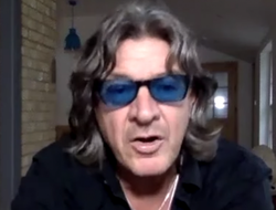 фото - Отец Фьюри считает Усика фаворитом? Дэвис объяснил, что происходит в лагере Тайсона