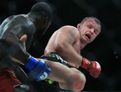 фото - Bellator 133: Шлеменко нокаутировал Манхуфа