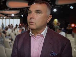 фото - «Теофимо Лопес — это не соперник». Менеджер Ломаченко — о возвращении Василия