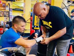 фото - Деревянченко с командой мечты, Богачук на лапах с Роблесом, кубинская Барби в действии — соцсети 