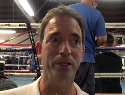 фото - Канело Альваресу запретили боксировать в новых перчатках — Том Лёффлер