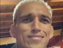 фото - Оливейра: «Самый сильный удар? Однозначно у Топурии!»