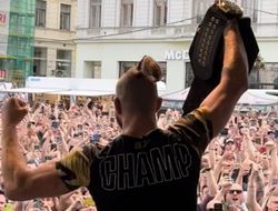 фото - Герой нации. Иржи Прохазке устроили фантастический приём в Чехии: видео