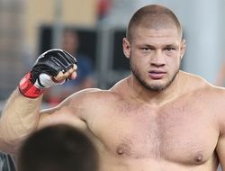 фото - Иван Штырков вырвал победу в забойной рубке у Бигфута Силвы