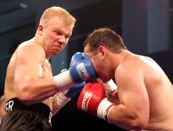 фото - Энцо Маккаринелли хочет на бойцовский юбилей матч-реванш с Кучером