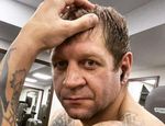 Александр Емельяненко победил Джеффа Монсона в бою на голых кулаках