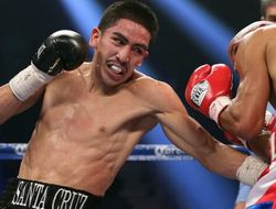 фото - Санта Крус извалял и забил агрессивного Мартинеса