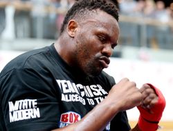 фото - Чисора и Такам договариваются о бое в андеркарде реванша Хэй–Беллью 