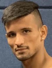 Оливер Флорес