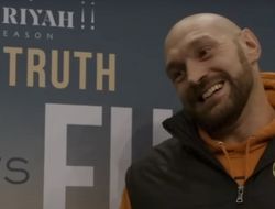 фото - Фьюри отреагировал на Усика в бассейне не так, как от него ожидали