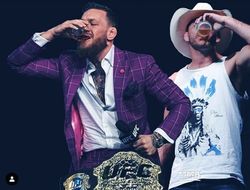 фото - Ломаченко прибыл в США, Цзю забивает Васселла, беда в австралийском зале UFC — соцсети