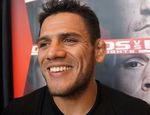 UFC: Рафаэль дос Аньос и Тарек Саффьедин сразятся в Сингапуре