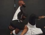 Легендарный Джонсон за секунды разобрал KSI в грэпплинге: видео