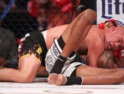 фото - Bellator 142: Макгири остался чемпионом, побив Ортиса