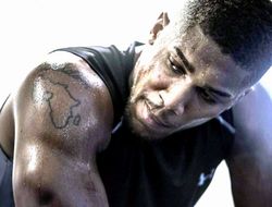 фото - Джошуа пока не знает, как побеждать Кличко