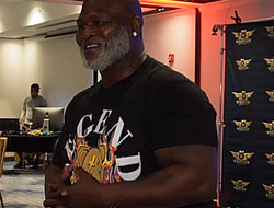 фото - «Я его уничтожу!» 55-летняя легенда бокса в ярости из-за сравнений с Альваресом