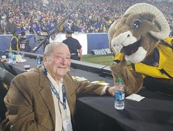 фото - Новые часы Мэйуэзера, разряды от движений Фергюсона, Кудряшов жонглирует гантелями — соцсети