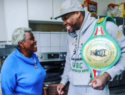 фото - Редкач ответил Усику за «лицемеров», Тейлор в джакузи с тренером, Сен-Пьер сменил имидж — соцсети 