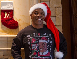 фото - Тайсон на Рождество, четырёхколёсные подарки Мэйуэзера, Прогрейс подарил маме дом — соцсети 