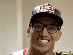 фото - Оливейра готов драться с Махачевым, но «сватает» ему Дариуша