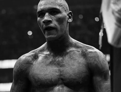 фото - Кто на старенького? Бенн готов провести бой с 46-летним Пакьяо