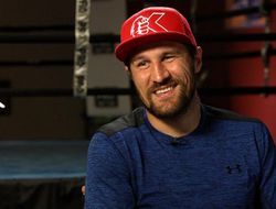 фото - Сергея Ковалёва сняли с рейса — приставал к женщине