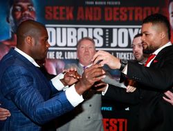 фото - Бой Джойс-Дюбуа не состоится в октябре? Отвечает промоутер
