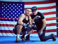 фото - Теофимо Лопес сразится за «временный» титул WBC? Отвечает отец проспекта