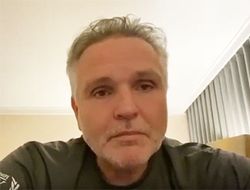 фото - «Несмотря на уколы, удары Ломаченко производили негативный эффект». Питер Фьюри — о поражении Василия и его будущем