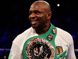 фото - Уайт не согласен с Херном: Усику пока не место в топ-5 супертяжей