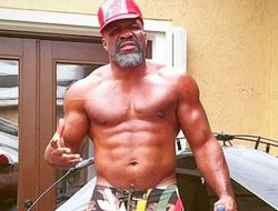 фото - Бриггс взялся за старое: Хочу два передних зуба Кличко на Рождество