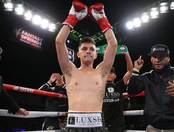 фото - Вечер бокса от Де Ла Хойи: проспект Сандовал удосрочил Табугона